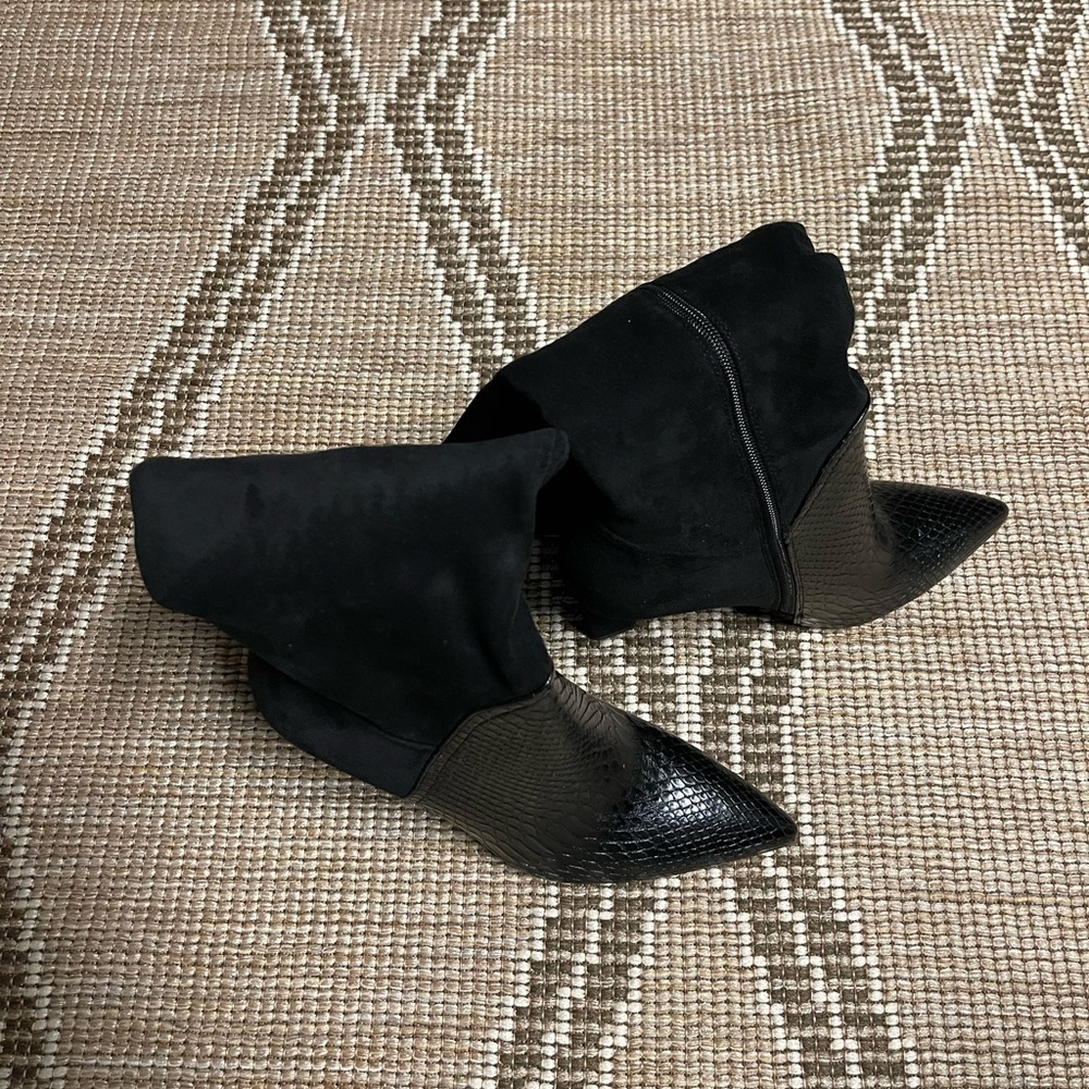 MIA Black Ankle Boots with Pointed Toe and Stiletto Heel